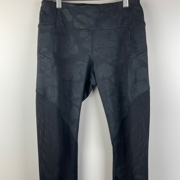 Athleta Athletic Leggings Size S Black with Black Floral Print Zip Pockets Mesh - Picture 2 of 11